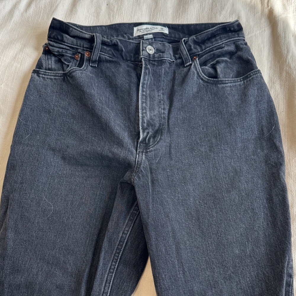 Abercrombie Curve Love Flare Jeans - Picture 2 of 4